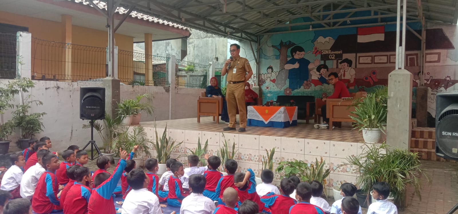 KETUPAT BETAWI : Ketemu Pemustaka Bareng Team Wisata Literasi Di SDN Rawasari 02